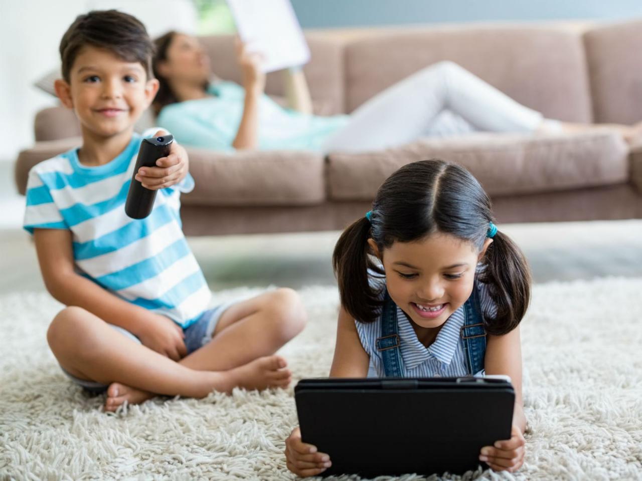 Screen addiction in kids: Does your kid fit this description? - Today's  Parent