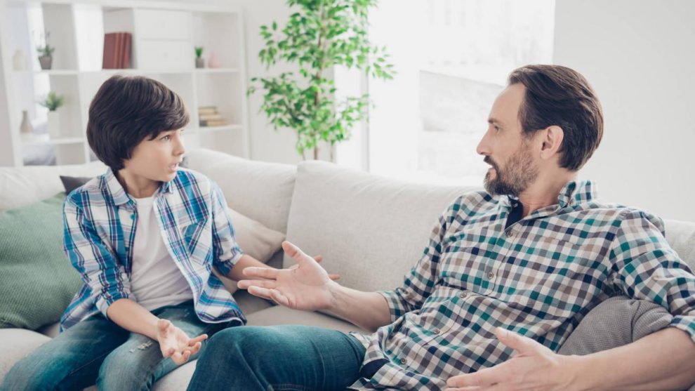 Bridging the Gap: 6 Communication Tips for Dads of Teens in 2023