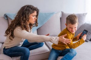 Your kid's tantrum might actually be screen time withdrawal | Blue  Mountains Gazette | Katoomba, NSW